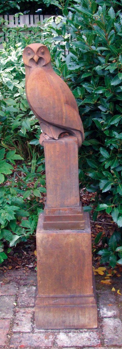 owl bird of prey bird plinth stand pedestal stone garden statue