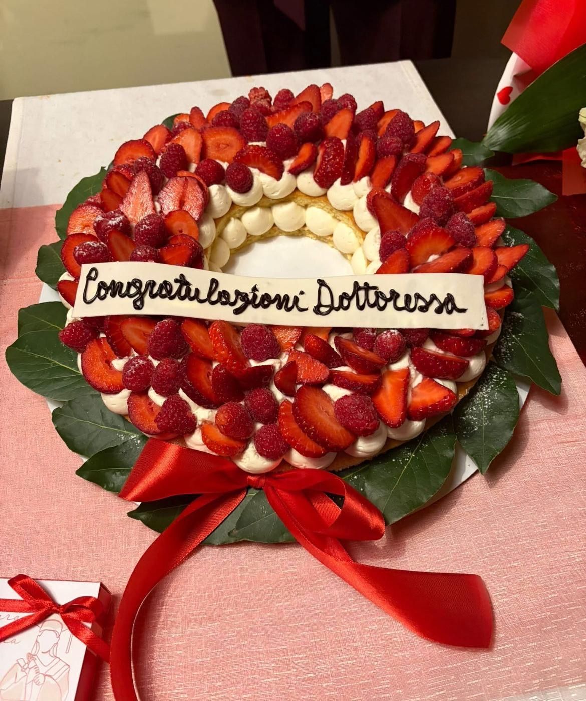 Torta decorata per cerimonie.