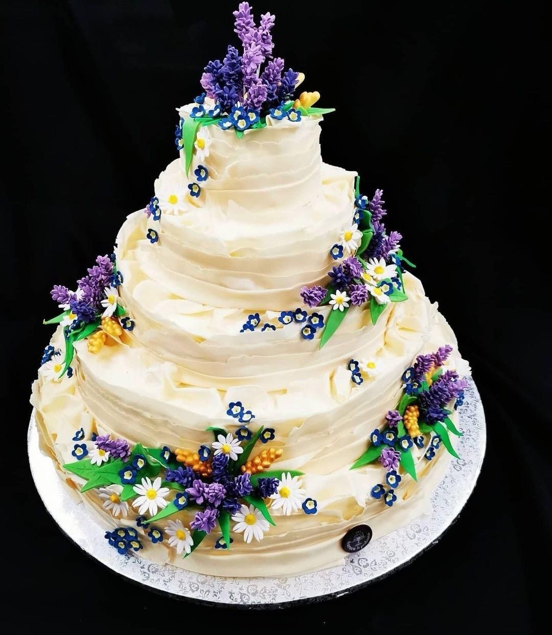 Torta elegante decorata.