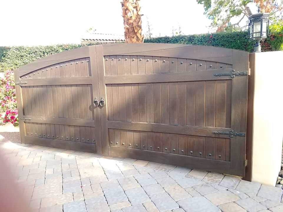 Gate