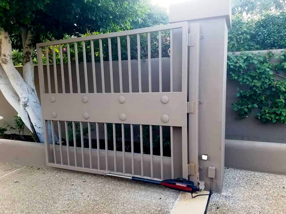 Iron gate