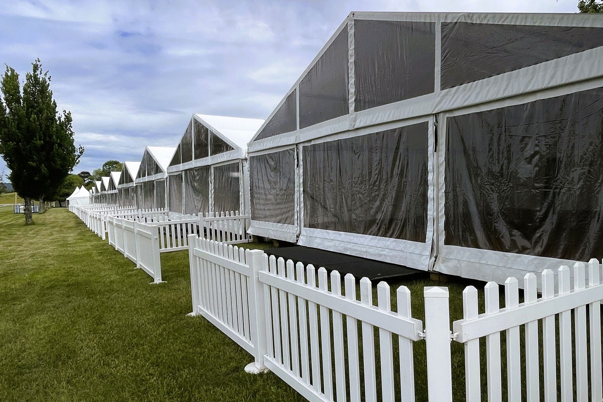 10m Hoecker Marquee Structure
Clear Gables, Clear Walls
Integrated Timber Floor
Clear Span Structure
Bong Bong Picnic Races
Bowral NSW