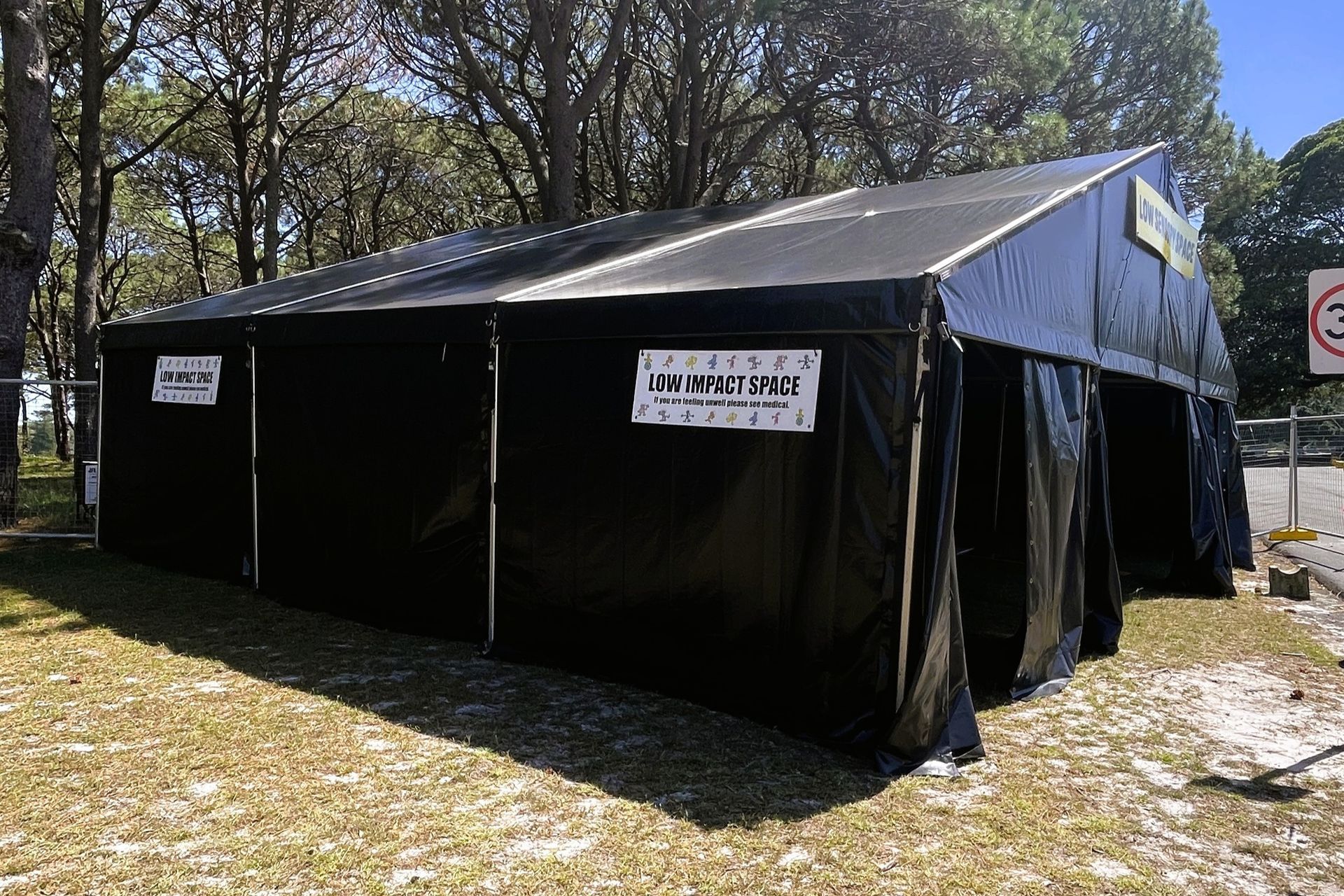 10m Hoecker Marquee Structure
Black Roofs, Black Walls
Clear Span Structure
Centennial Parklands
Laneway Festival
Brazilian Fields