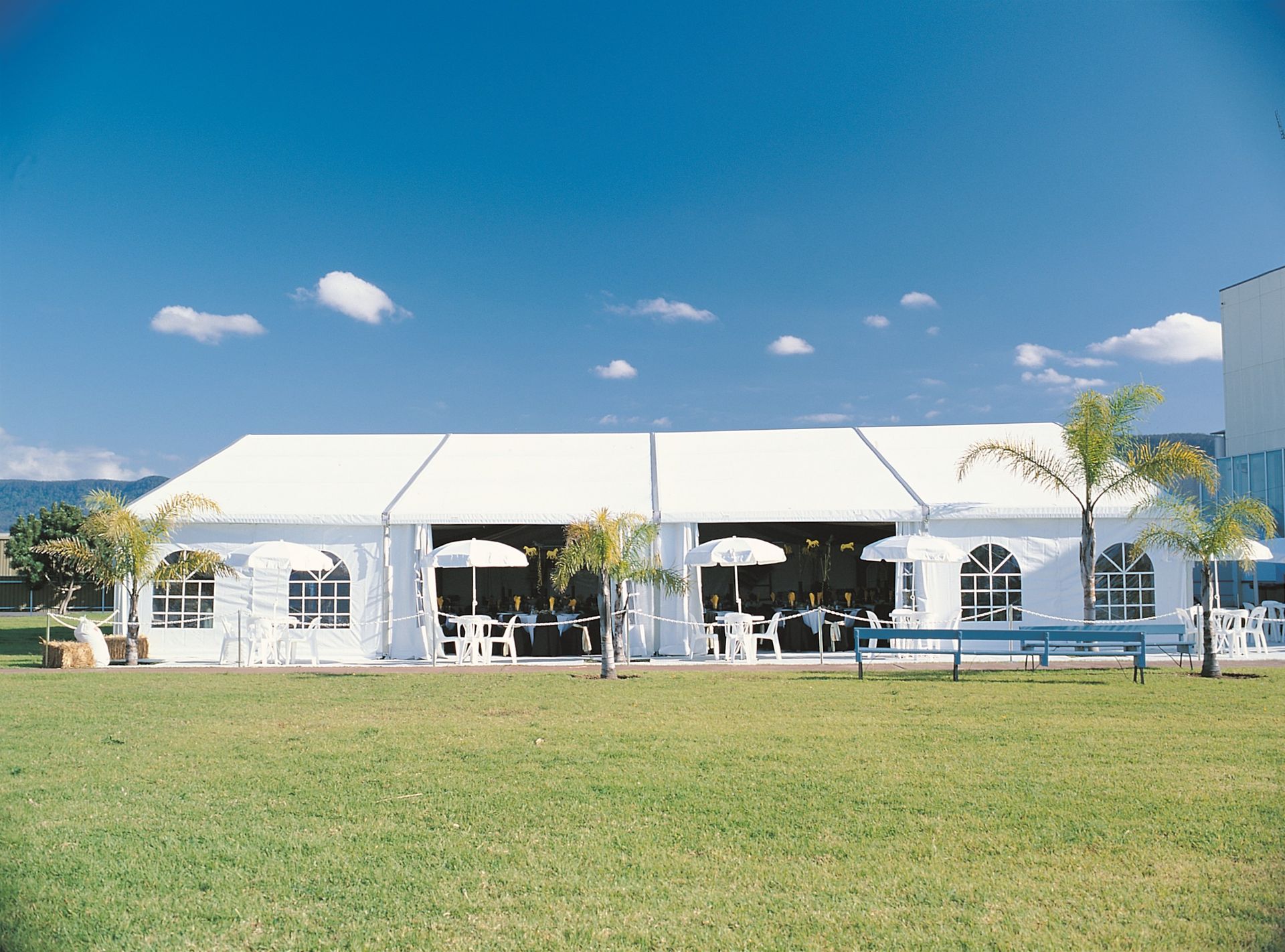 15m Hoecker Marquee Structure
White Roof & Gables
Arch Walls
Kembla Grange Racecourse
Wollongong NSW