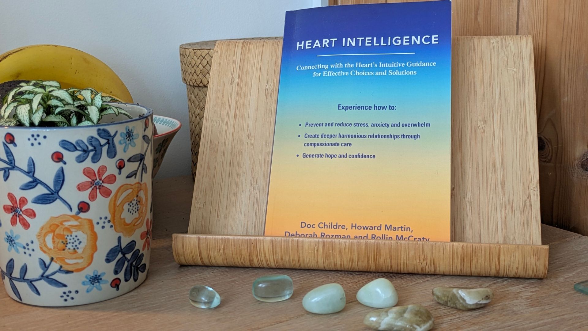 Heart Intelligence by HeartMath Inc - A Book Review by Sue Cartwright, Spiral Leaf Heart Intelligence by HeartMath Inc - A Book Review by Sue Cartwright, Spiral Leaf