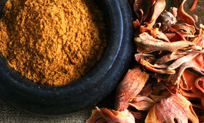 A Healing Spice (Mace) by Sue Cartwright, Spiral Leaf