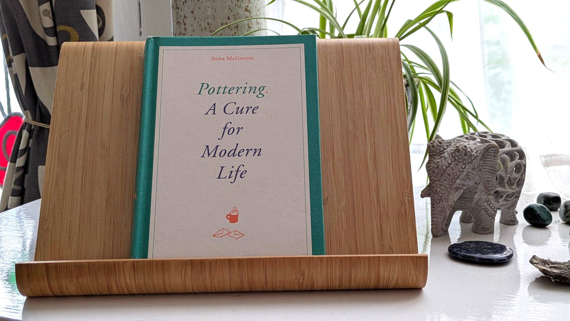 Pottering by Anna McGovern - A Book Review by Sue Cartwright, Spiral Leaf Pottering by Anna McGovern - A Book Review by Sue Cartwright, Spiral Leaf