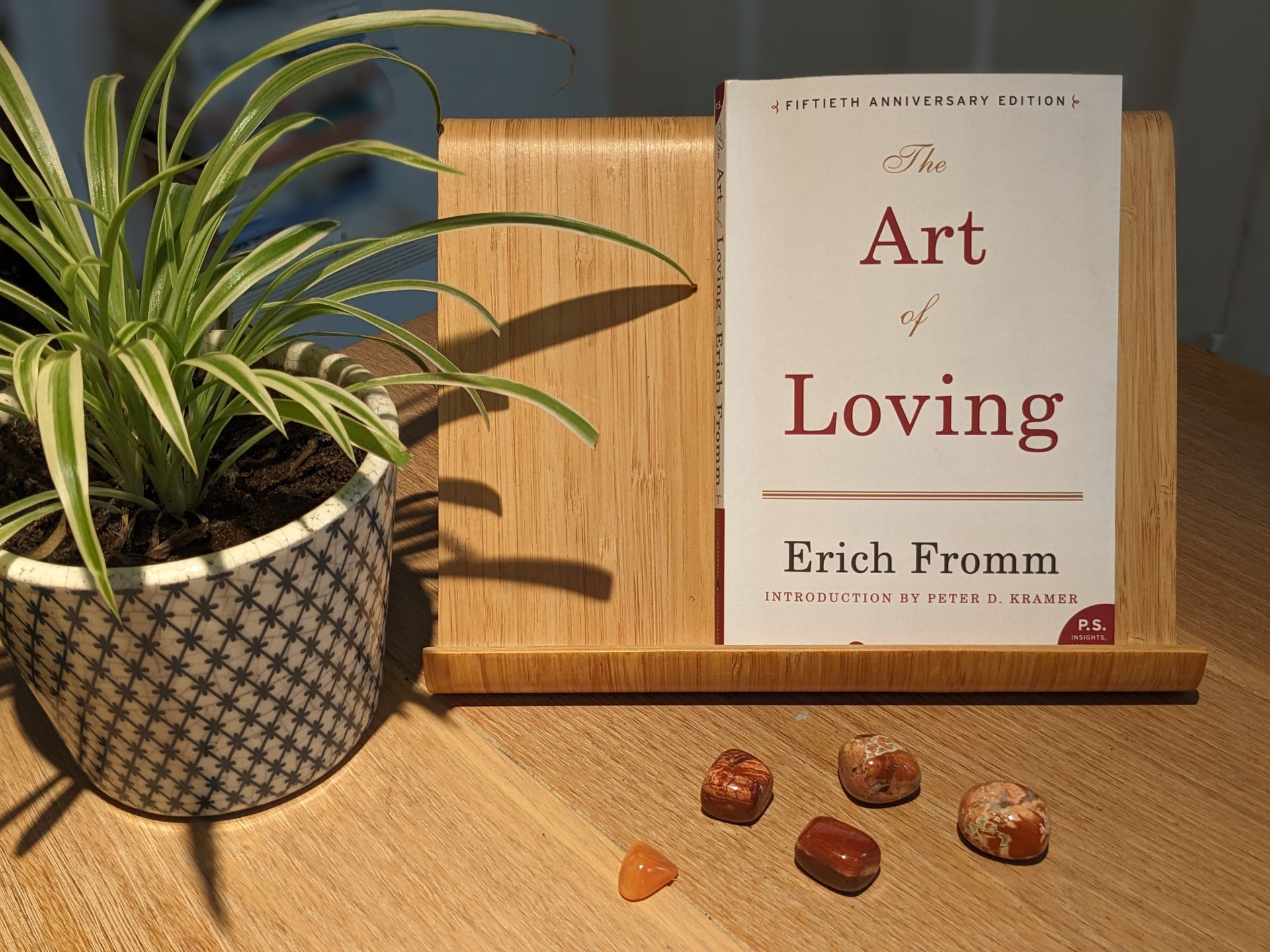 The Art of Loving by Erich Fromm - A Book Review by Sue Cartwright, Spiral Leaf The Art of Loving by Erich Fromm - A Book Review by Sue Cartwright, Spiral Leaf