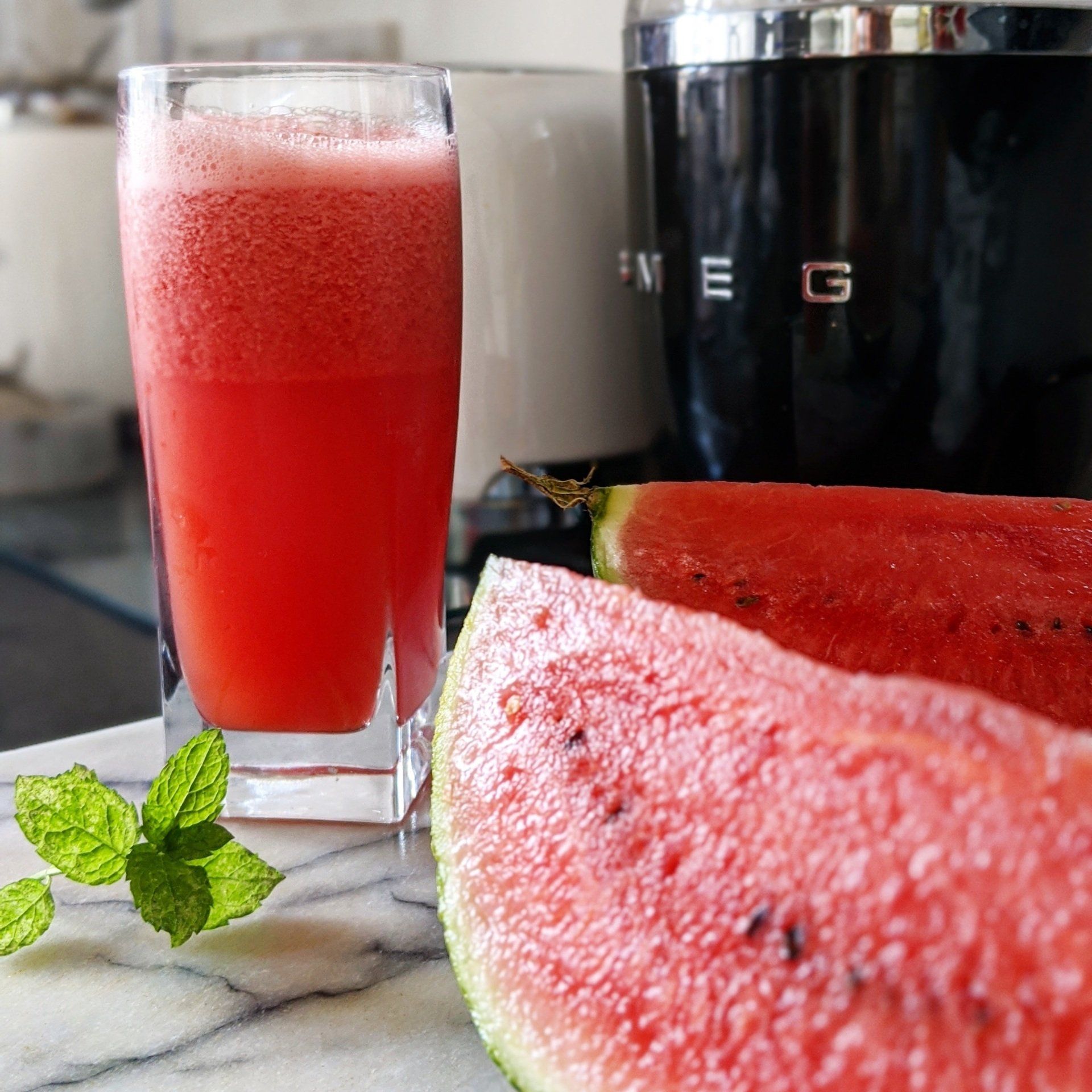 Super Fruit Smoothies - Recipes by Sue Cartwright, Spiral Leaf