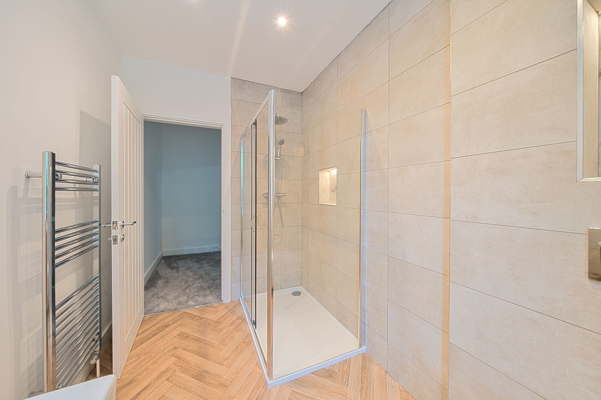 Alternative view of shower room