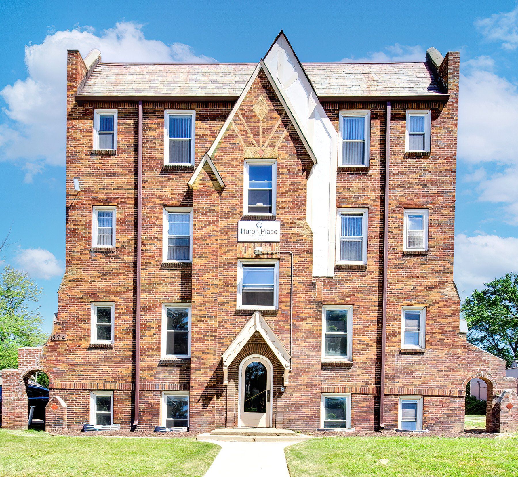 574 w huron