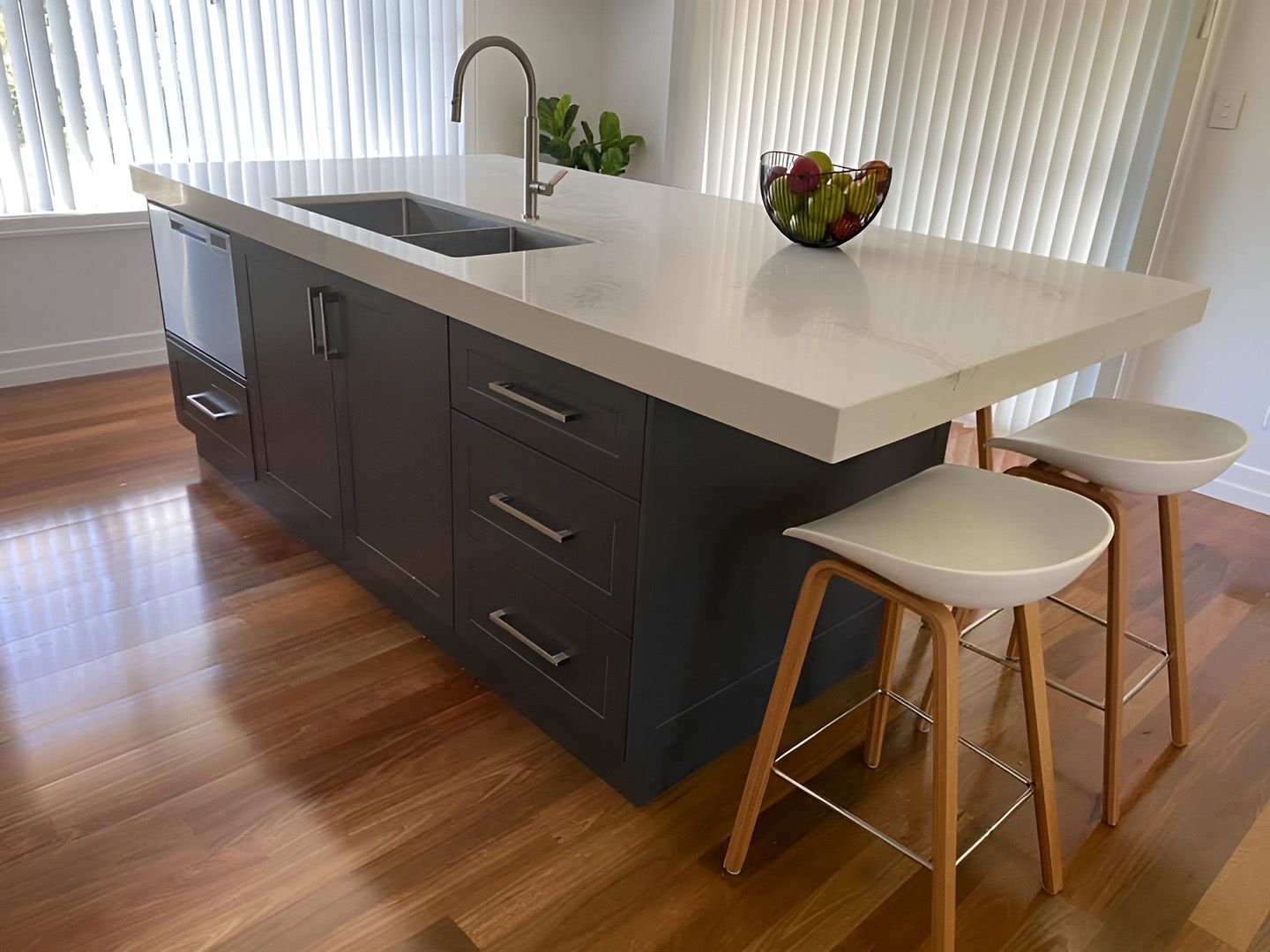Modern Kitchen Island Cabinetry By Cabinet Makers In Byron Bay