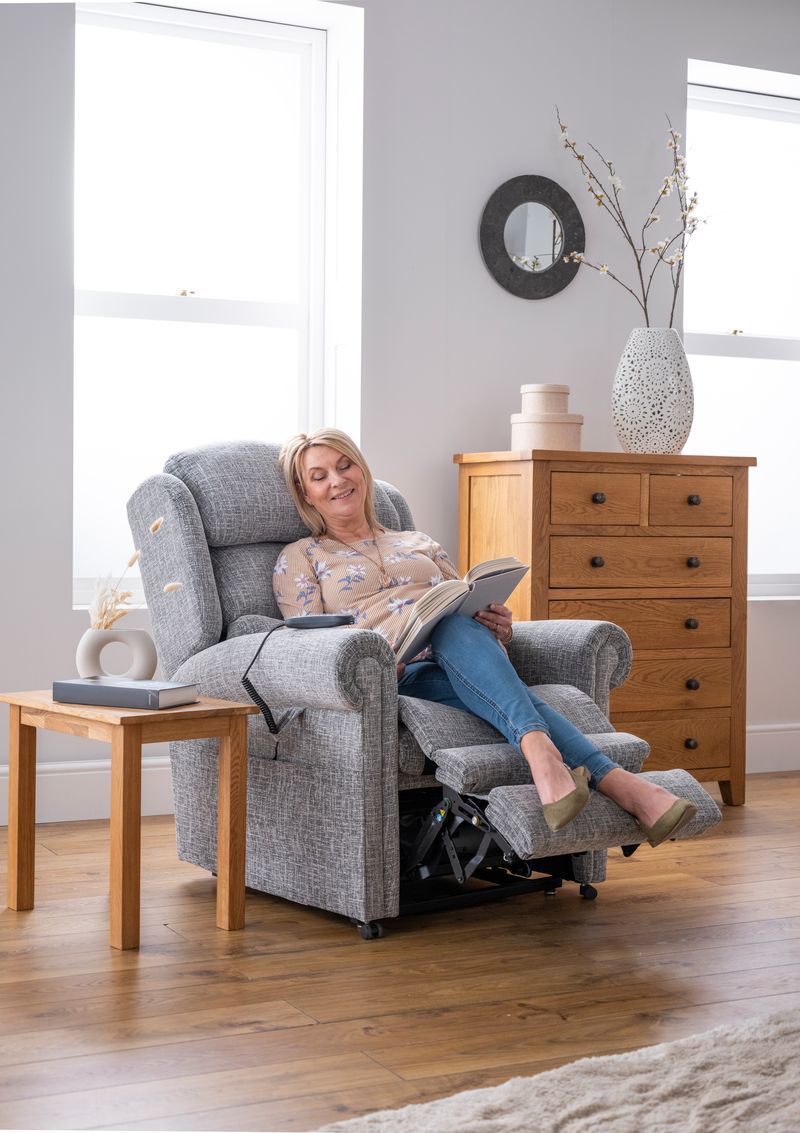 what is the best rise and recline chair?ThePateley Riser recliner chair. The best riser recliner chair available for options in size options. A huge range of fabrics, Vinyls and Leather options. Then you have a great range of actions to choose from plus 6 different back options so the choice is endless.