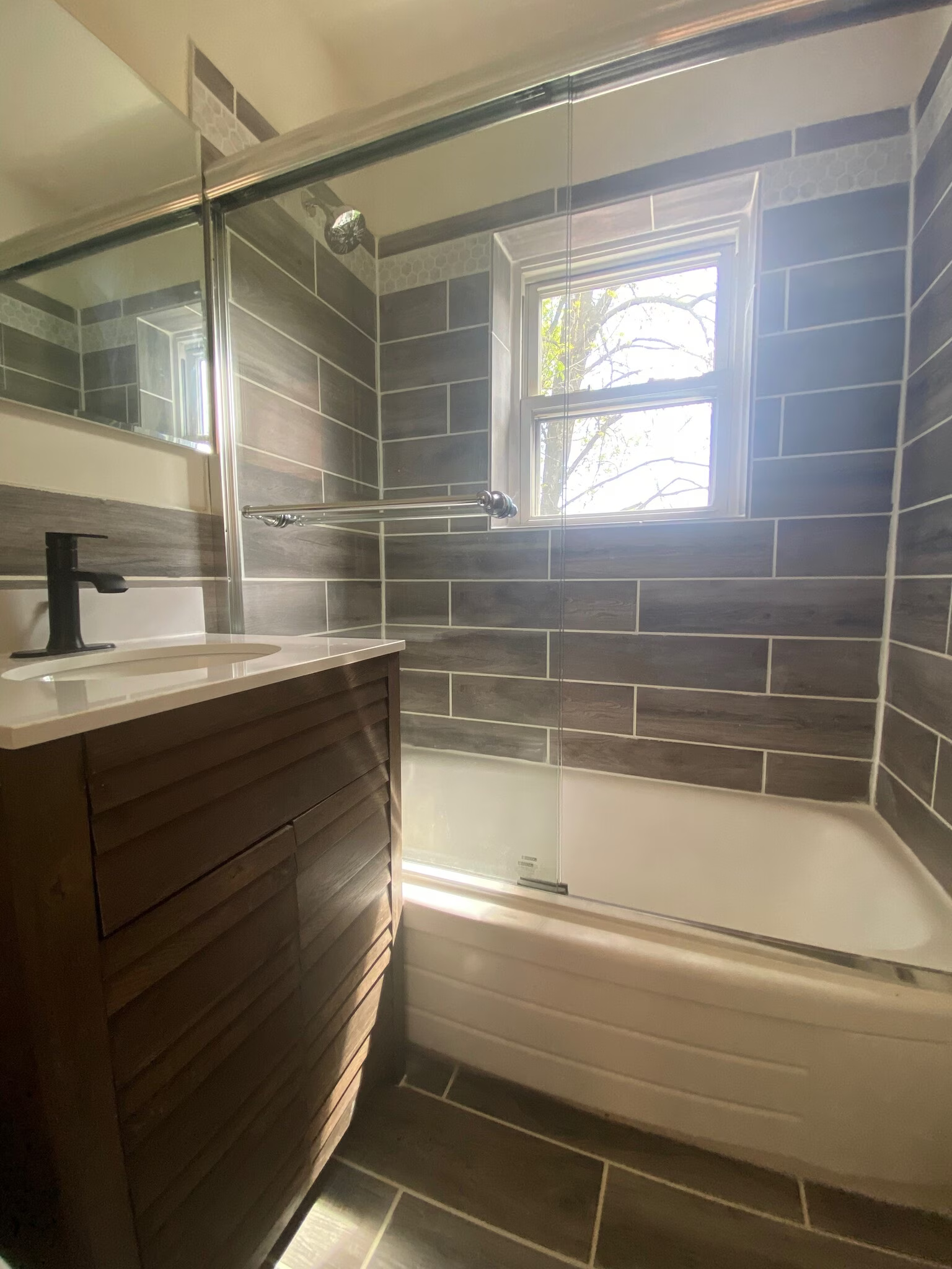 2 Bedroom for Rent in South Orange, near Seton Hall with tile bathroom