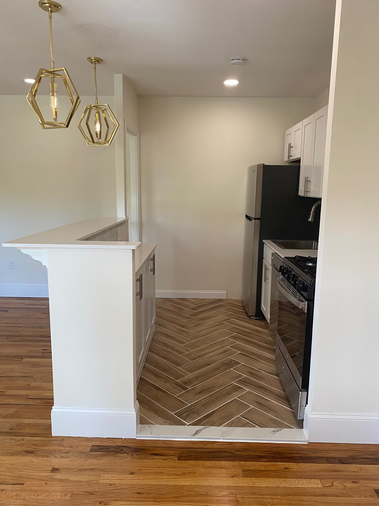 2 Bedroom for Rent in South Orange, near Seton Hall, Open kitchen with Stainless Steel appliances
