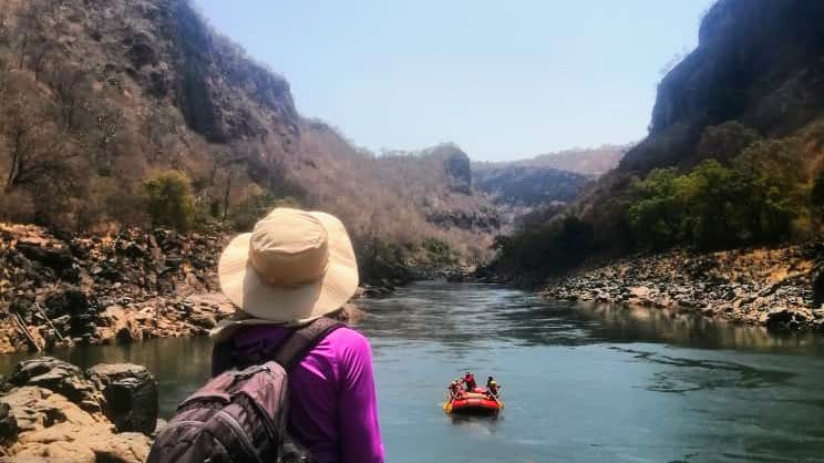 Hiking Batoka Gorge
