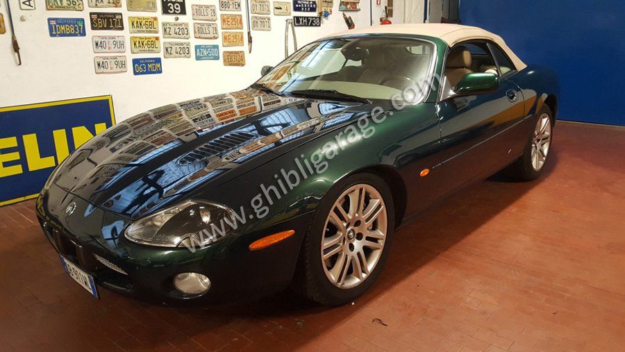 Jaguar XKR8