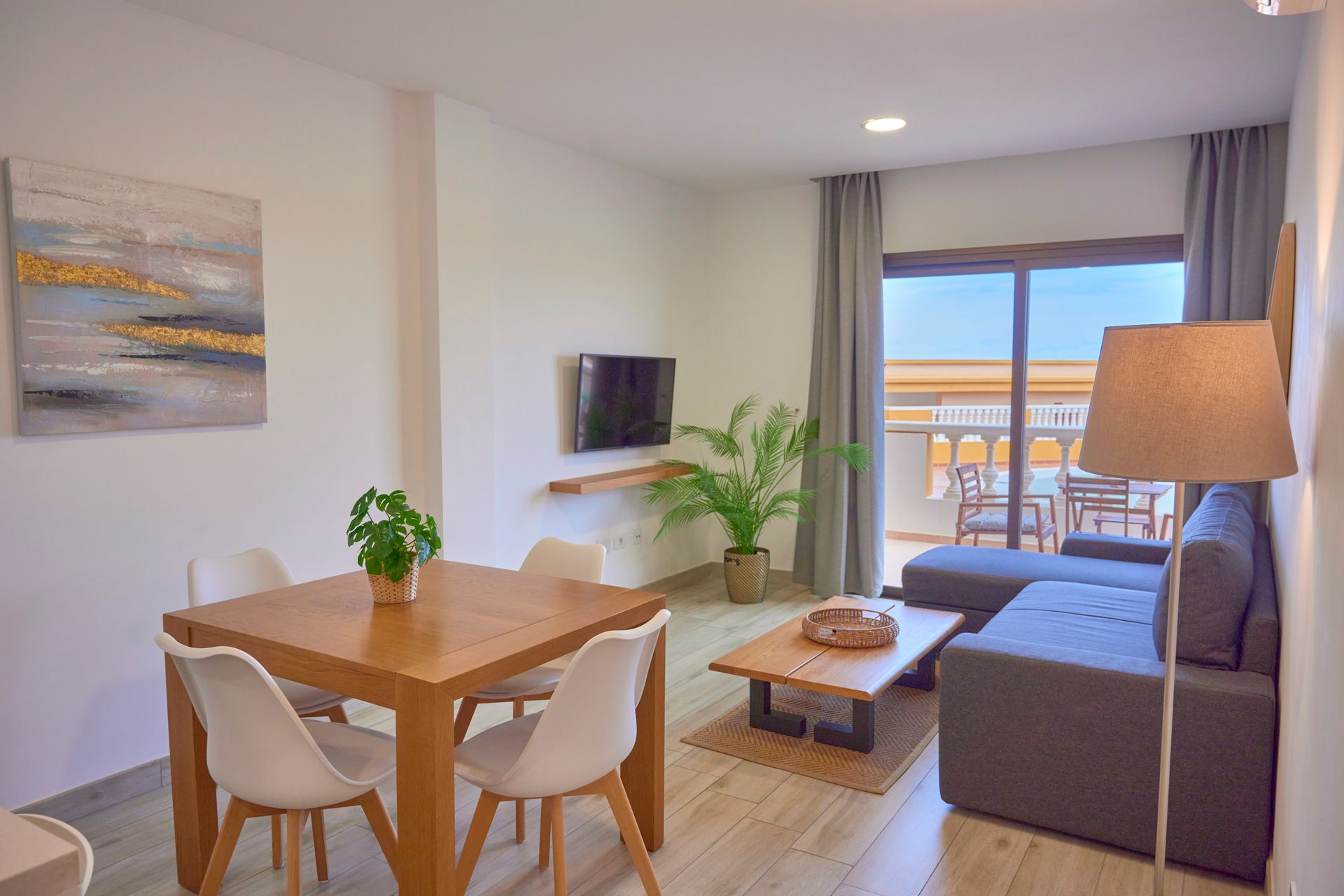 apartamentos con piscina en el hierro