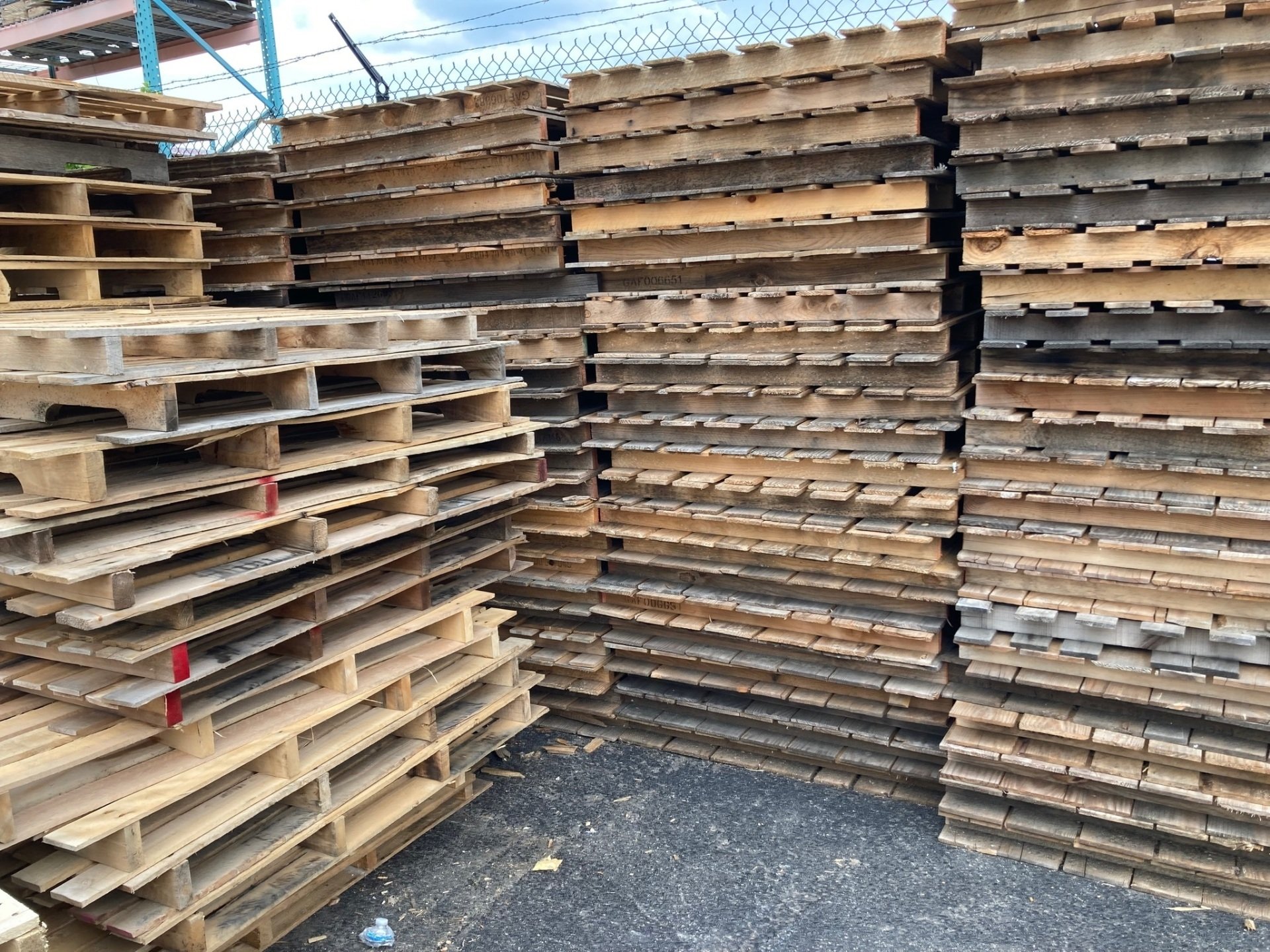 Pallet Pickup, Retrieval, & Recycling MW Pallet Solutions
