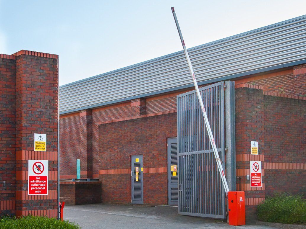 Commercial fold gate