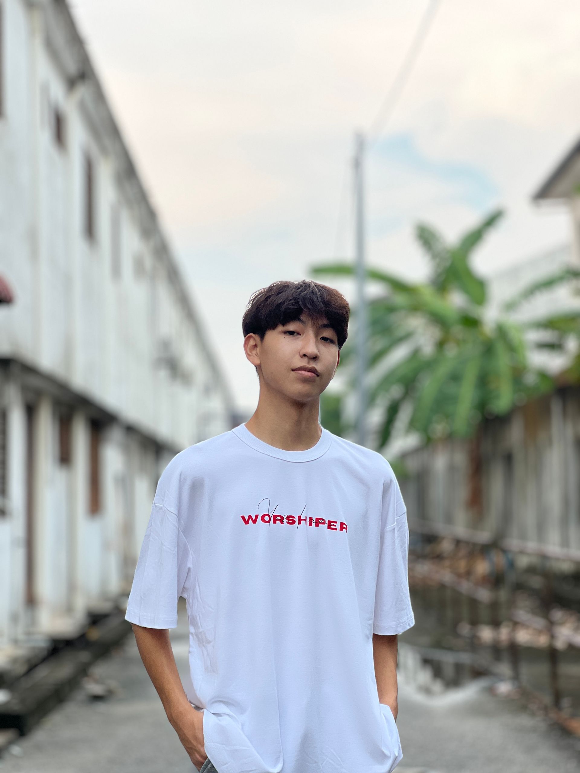 MP032-WORSHIPER