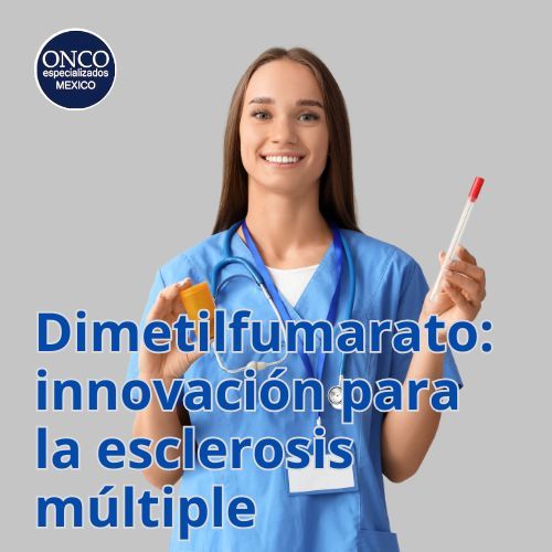 Mujer sosteniendo cápsula, representando terapia para EM.