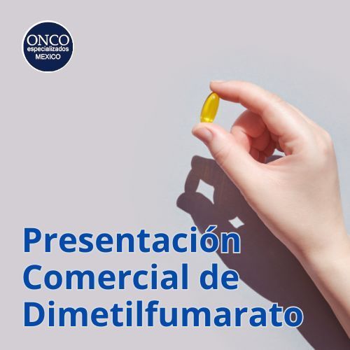 Mano sosteniendo una cápsula amarilla sobre fondo claro, con sombra alargada.