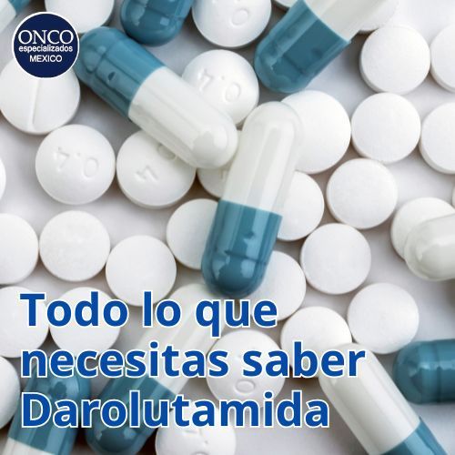 Cápsulas azules y blancas junto a tabletas blancas, Darolutamida.