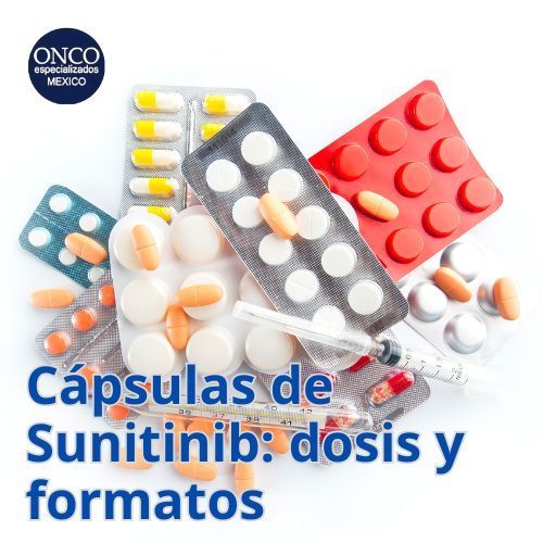 Cápsulas y blísteres sobre fondo blanco.
