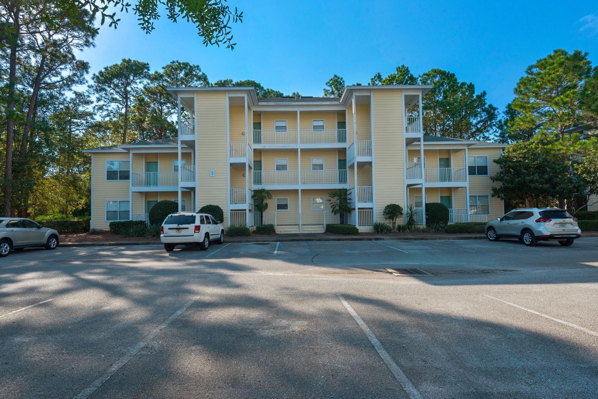 Exterior of Pointe of View