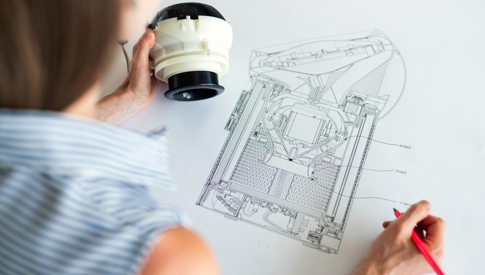 Mechancial Draftsman work on plan