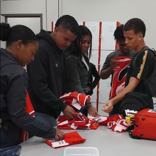 jovens da parceria CVB-MG Tambasa