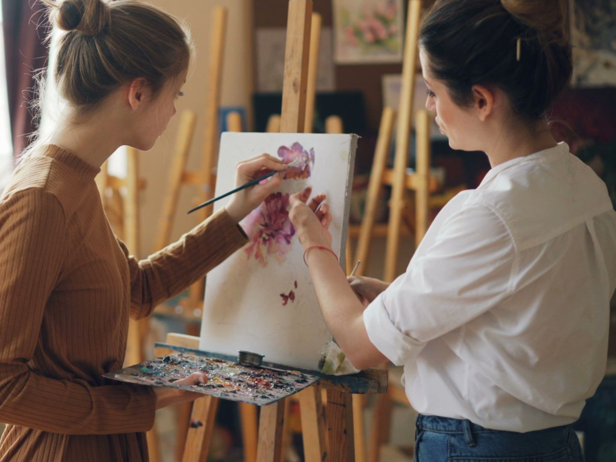 art tuition and critique at Lawrence Art Society in Devizes