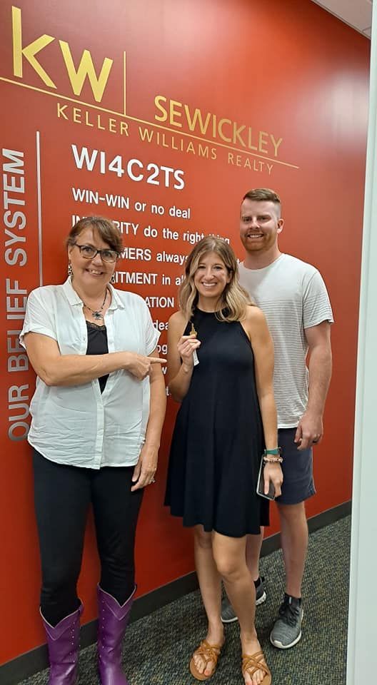 Happy First Time Buyers Lisa Kunkel Real Estate Pittsburgh, pa