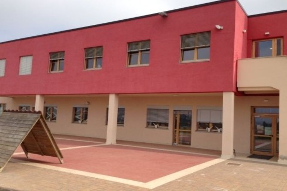 Edificio con colonne