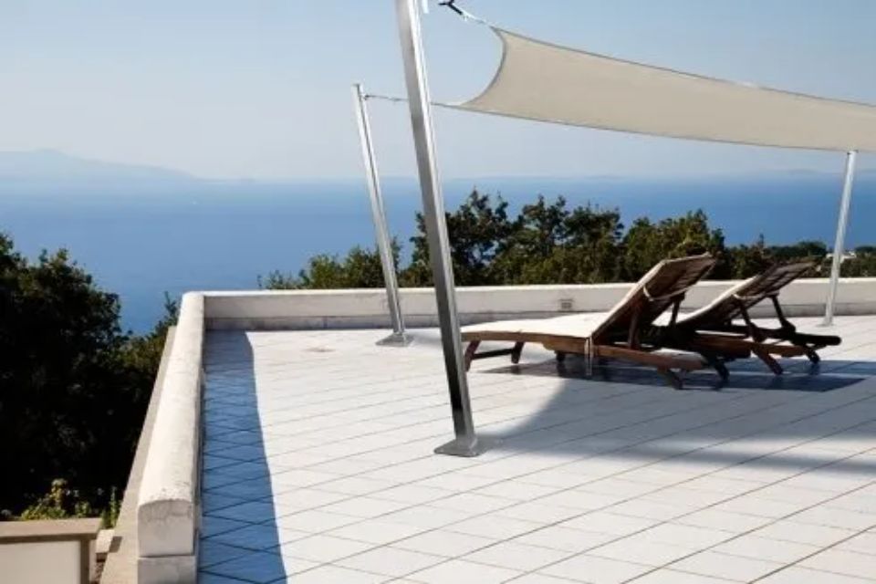 Tenda a vela e sdraio