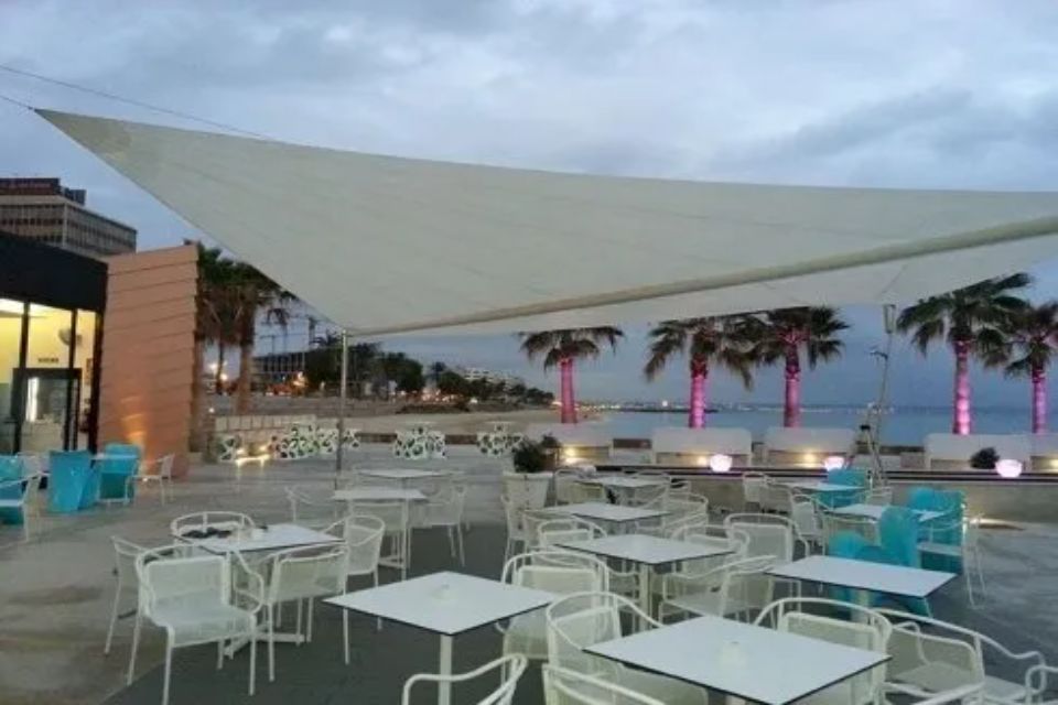 Tenda a vela per ristorante