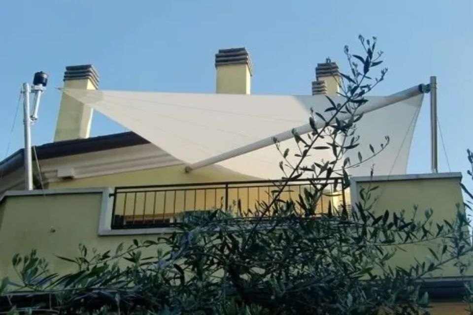 Tenda a vela e terrazzo 2