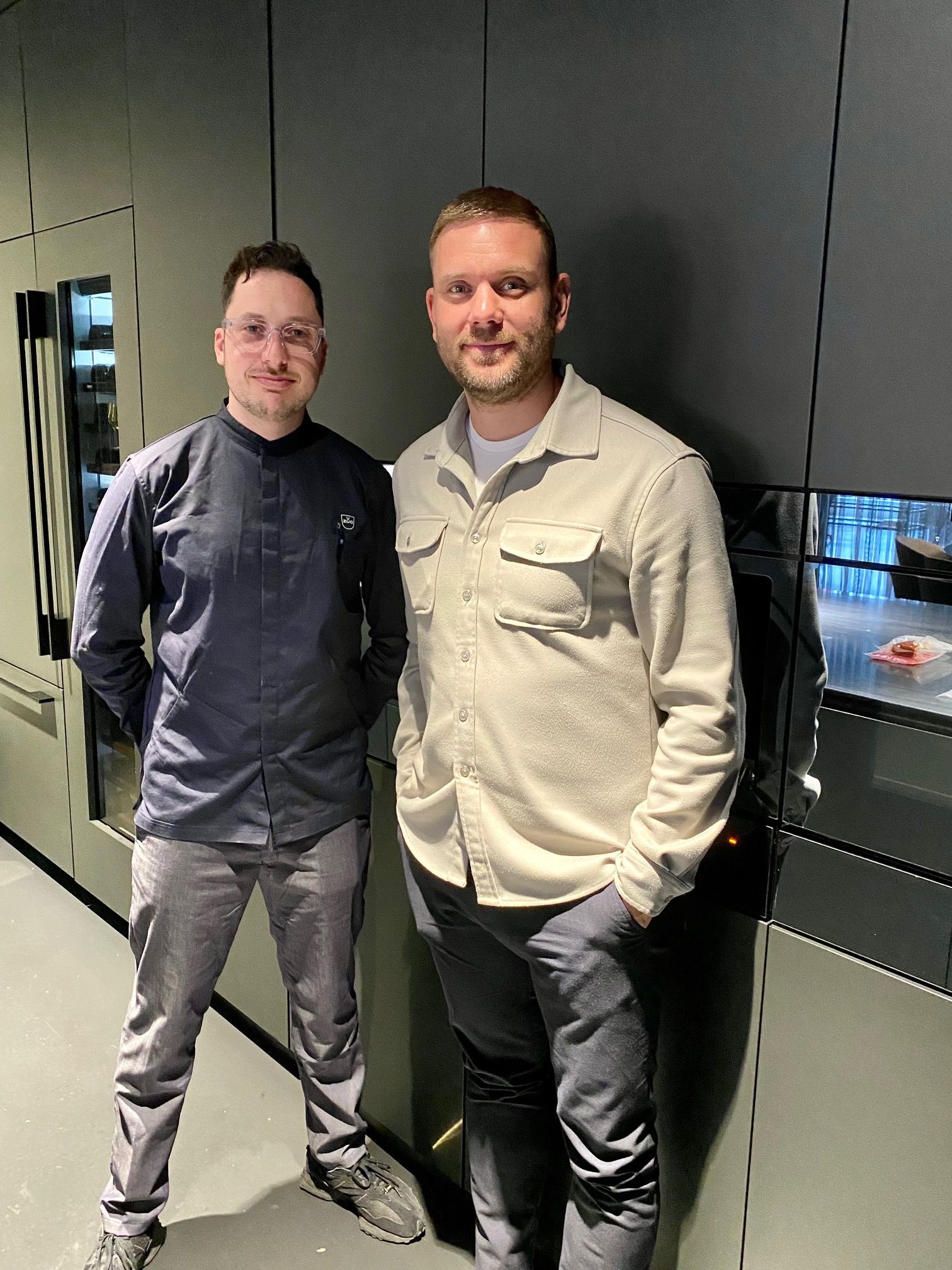 V-ZUG STUDIO LONDON CHEF LEON HAMILTON WITH KEY ACCOUNT MANAGER JASON KEY