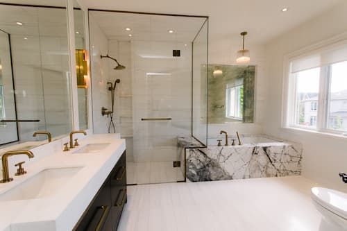 Luxury bathroom renovation in Oakville by licensed local plumber behind the walls plumbing installation