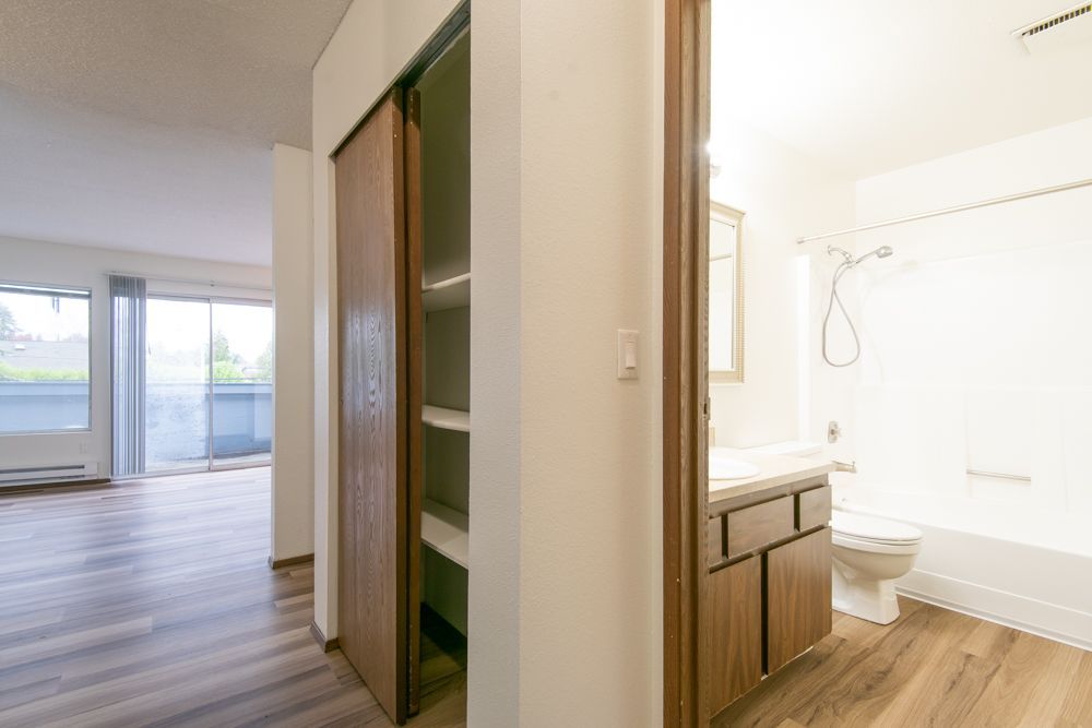 Bathroom| Hall