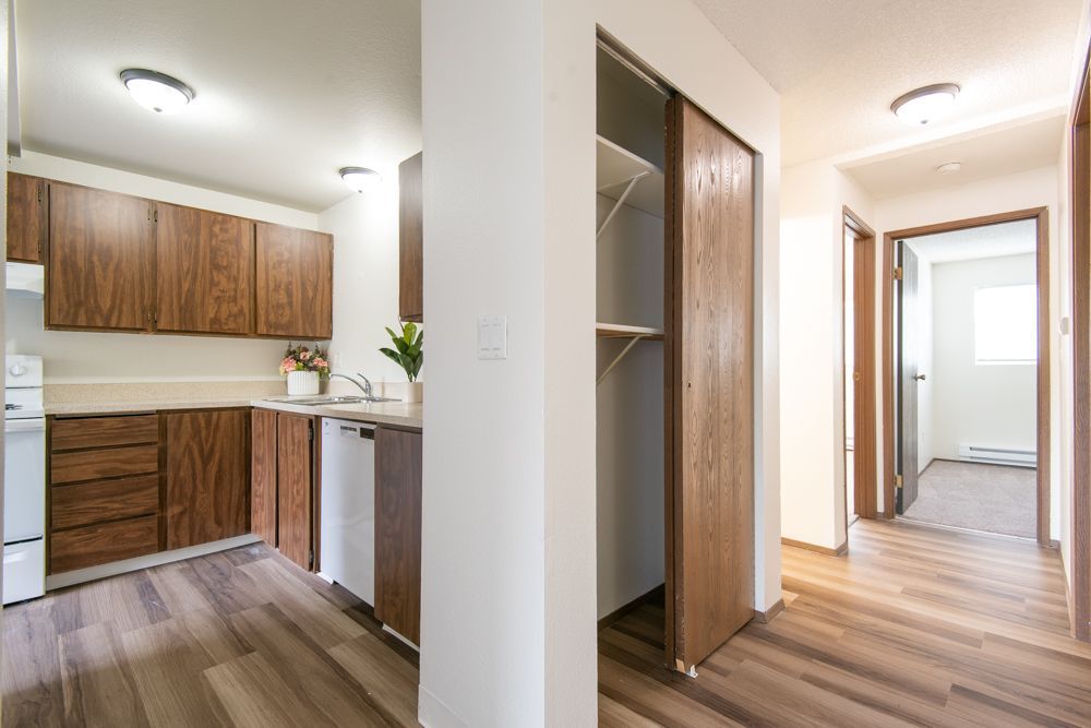 Kitchen| Hall