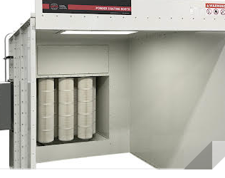 Une machine blanche avec trois filtres dedans.