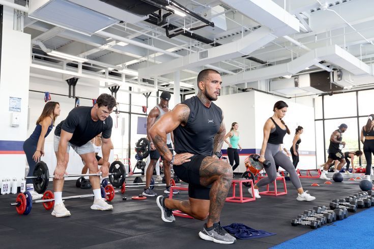 shoulder mobility before bench at a Payson area gym.