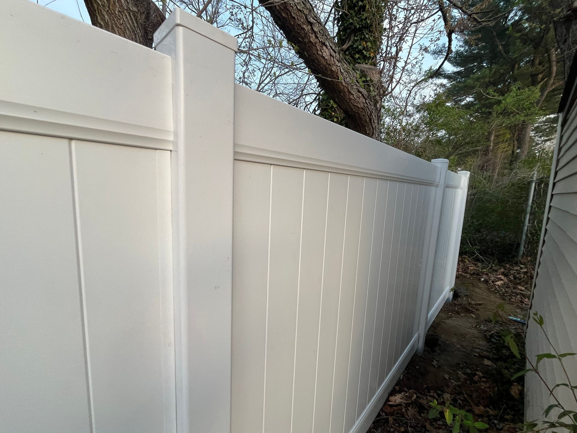 White vinyl privacy fence installation in Burlington County NJ