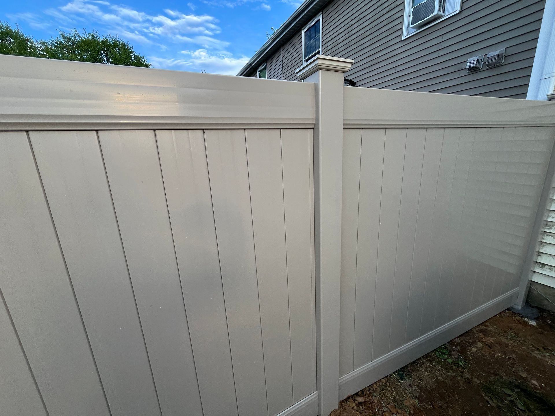 White vinyl privacy fence corner return in Burlington County NJ