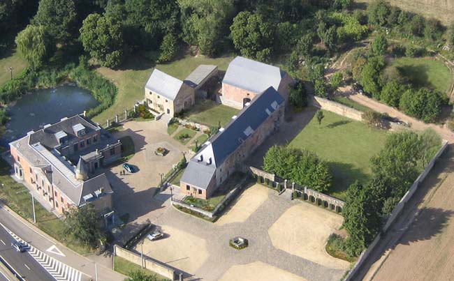 Salle à louer pour les événements privés ou d'entreprise avec traiteur bio Biorganic - Château Vivier l'Agneau