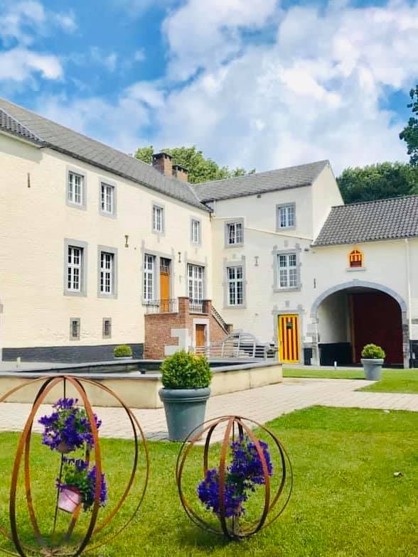 Louer une salle à Verlaine: Ferme Château d'Oudoumont