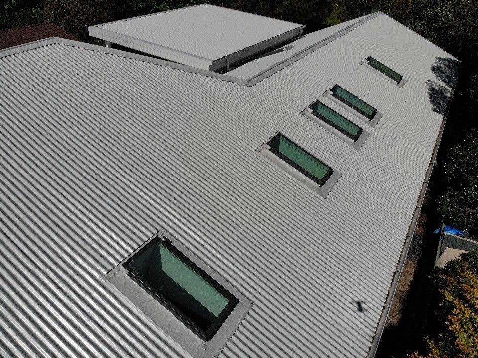 A roof with a lot of windows on it