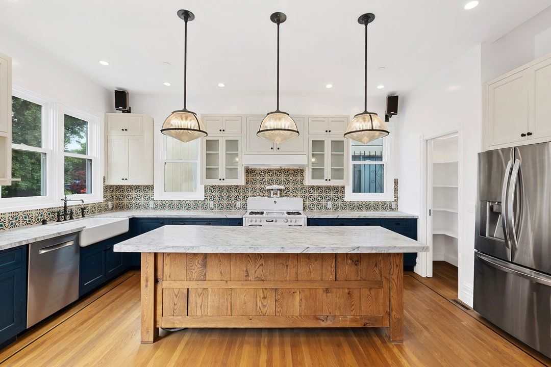 RENTED: Mission District – 2523 Harrison Street